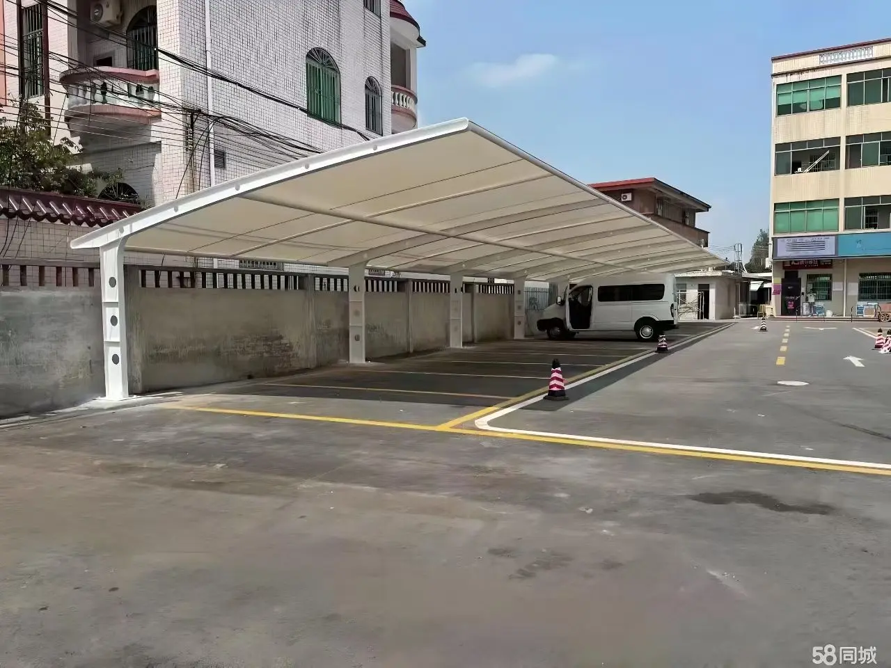贵州德江膜结构工程科普：山地多雨强紫外环境，停车棚选材别只看低价
